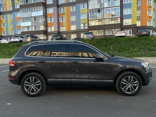 2011 Volkswagen Touareg II, чёрный, 2300000 рублей, вид 3