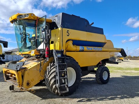 2007 New Holland CS6090, жёлтый, 6500000 рублей, вид 4