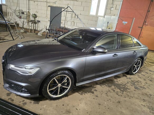 2017 Audi A6 IV (C7) Рестайлинг, серый, 2890000 рублей
