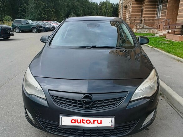 2011 Opel Astra J, чёрный - вид 1