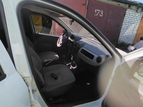 2014 Renault Logan I Рестайлинг, белый - вид 6