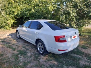 2013 Skoda Octavia III (A7), белый, 1400000 рублей, вид 4