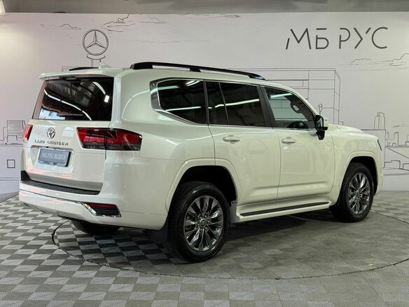 2024 Toyota Land Cruiser 300 Series, белый - вид 7