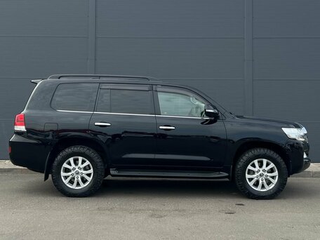 2019 Toyota Land Cruiser 200 Series Рестайлинг 2, чёрный, 5000000 рублей, вид 4