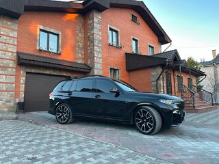 2021 BMW X7 40d I (G07), чёрный, 8500000 рублей, вид 5