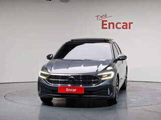 2024 Volkswagen Jetta VII Рестайлинг, серебристый, 2500000 рублей, вид 2