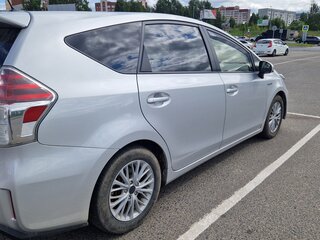 2017 Toyota Prius v (+) I Рестайлинг (ZVW40/41), серебристый, 1950000 рублей, вид 2