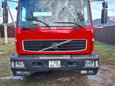 2005 Volvo FL, красный, 3650000 рублей, вид 3