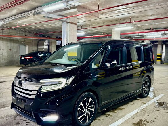 2018 Honda Stepwgn Spada V Рестайлинг, чёрный, 2600000 рублей - вид 2