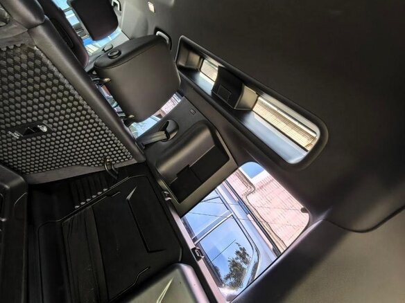 2020 Land Rover Defender 110 II, серый, 5200000 рублей - вид 8