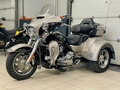 2017 Harley-Davidson Tri Glide, серый - вид 2
