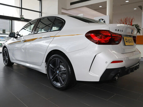 2022 BMW 1 серии 120i III (F52) Рестайлинг, белый, 1720000 рублей, вид 4