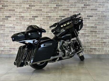 2014 Harley-Davidson Street Glide, чёрный, 1401000 рублей, вид 2