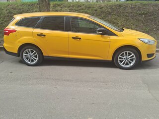 2015 Ford Focus III Рестайлинг, жёлтый, 380000 рублей, вид 2