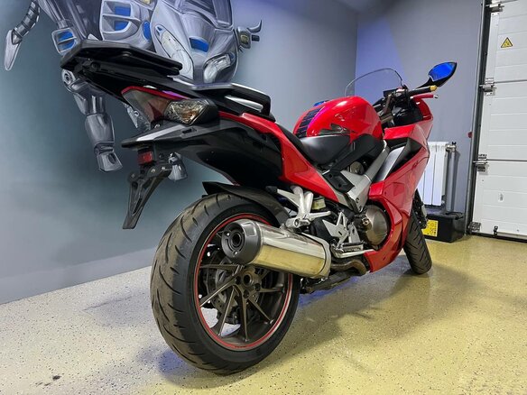2015 Honda VFR 800, красный, 745000 рублей - вид 23