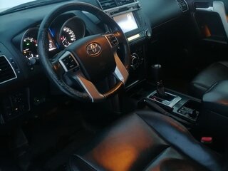 2014 Toyota Land Cruiser Prado 150 Series Рестайлинг 1, чёрный, 3560000 рублей, вид 5