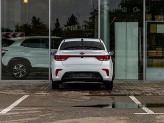 2017 Kia Rio IV, белый, 1295000 рублей, вид 5