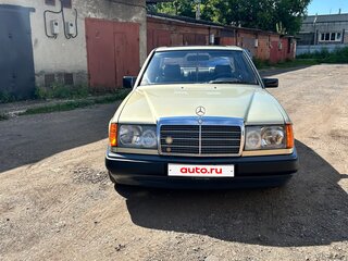 1986 Mercedes-Benz W124 230, зелёный, 900000 рублей, вид 1