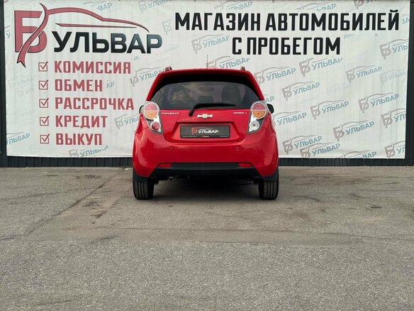 2011 Chevrolet Spark III, красный, 460000 рублей - вид 4