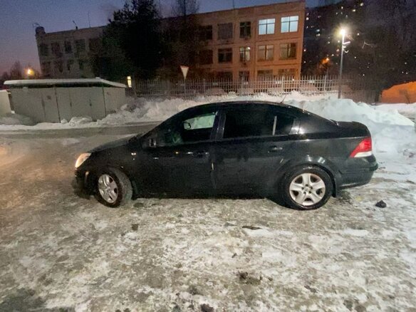 2013 Opel Astra H Рестайлинг, чёрный, 600000 рублей - вид 6