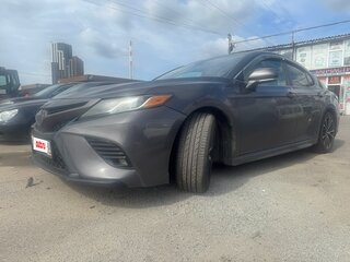 2019 Toyota Camry US Market VIII (XV70), серебристый, 2300000 рублей, вид 1