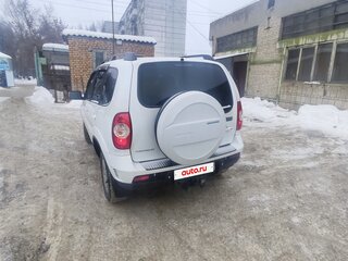 2015 Chevrolet Niva I Рестайлинг, белый, 720000 рублей, вид 4