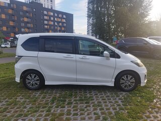 2011 Honda Freed I, белый, 1285000 рублей, вид 5