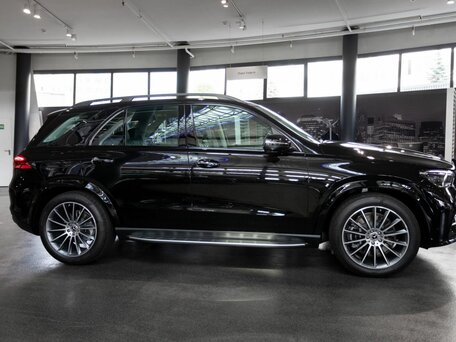 2026 Mercedes-Benz GLE 450 d II (V167) Рестайлинг 2, чёрный, 14900000 рублей, вид 3