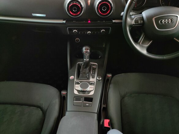 2016 Audi A3 III (8V), белый, 1550000 рублей - вид 5