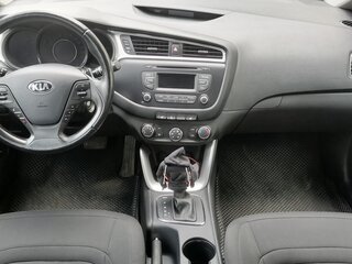 2017 Kia Ceed II Рестайлинг, белый, 1600000 рублей, вид 5