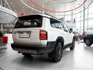 2025 Toyota Land Cruiser Prado 250 Series, белый, 10500000 рублей, вид 4