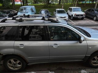 2004 Mitsubishi Outlander I, серебристый, 330000 рублей, вид 3
