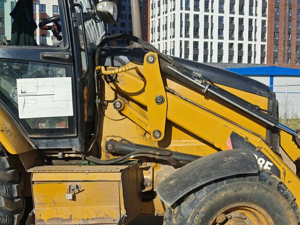 2011 Caterpillar 428, жёлтый, 4200000 рублей - вид 14
