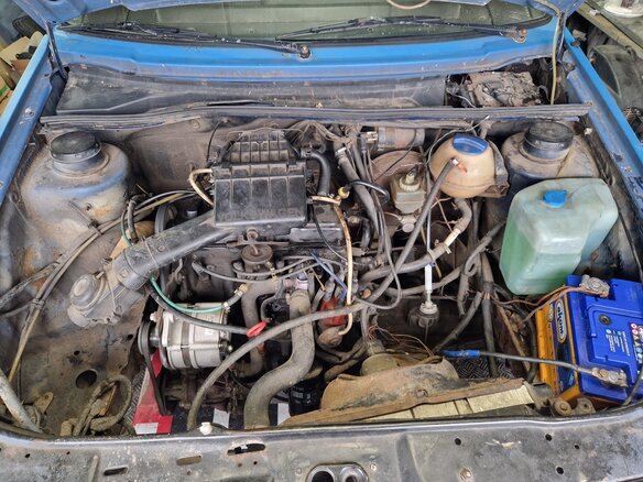 1990 Volkswagen Jetta II, синий, 135000 рублей - вид 12