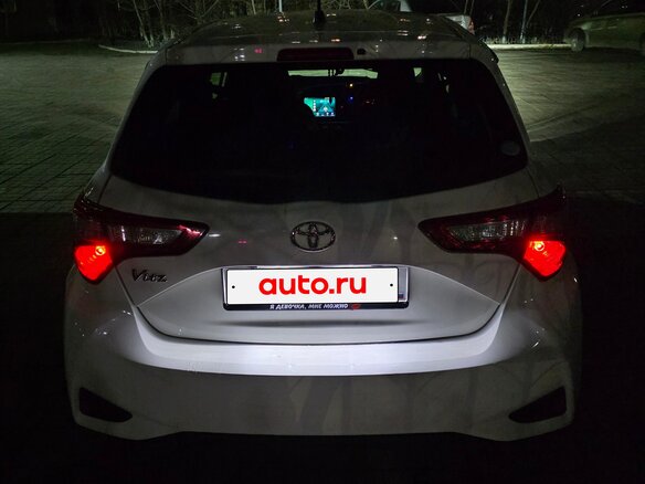2018 Toyota Vitz III (XP130) Рестайлинг 2, белый, 900000 рублей - вид 11