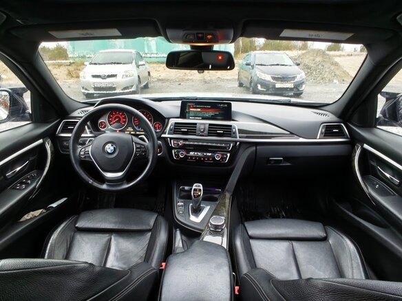 2016 BMW 3 серии 330i xDrive VI (F3x) Рестайлинг, серый - вид 4