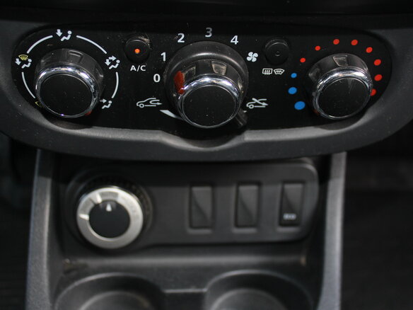 2015 Renault Duster I Рестайлинг, серебристый, 965000 рублей - вид 19