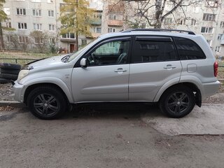 2003 Toyota RAV4 II (XA20) Рестайлинг, серебристый, 800000 рублей, вид 3