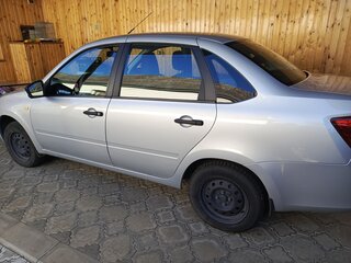 2018 Lada (ВАЗ) Granta I, серебристый, 600000 рублей, вид 3