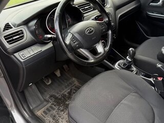 2013 Kia Rio 5-speed III, серый, 600000 рублей, вид 3