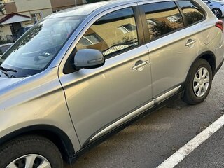 2018 Mitsubishi Outlander III Рестайлинг 3, серебристый, 1400000 рублей, вид 5