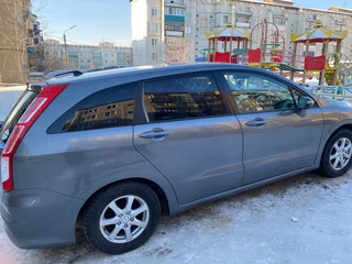 2010 Honda Stream II Рестайлинг, серебристый, 1000000 рублей, вид 3