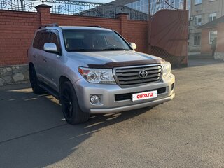 2012 Toyota Land Cruiser 200 Series Рестайлинг 1, серебристый, 3900000 рублей, вид 4