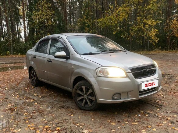 2010 Chevrolet Aveo I Рестайлинг, серебристый, 120000 рублей - вид 2