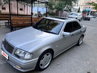 1997 Mercedes-Benz C-Класс 280 I (W202) Рестайлинг, серебристый, 1300000 рублей, вид 2