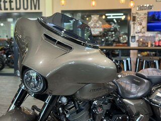 2021 Harley-Davidson CVO Street Glide, коричневый, 3350000 рублей, вид 5