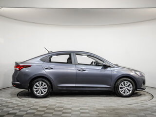 2021 Hyundai Solaris II Рестайлинг, серый, 1689777 рублей, вид 4
