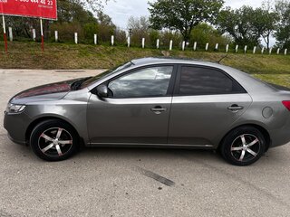 2011 Kia Cerato 4-speed II, серый, 820000 рублей, вид 3