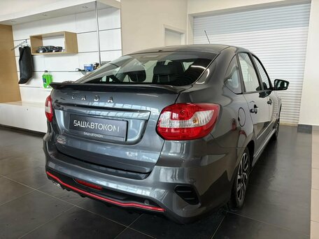 2026 Lada (ВАЗ) Granta Sportline I Рестайлинг, серый, 1429000 рублей, вид 4