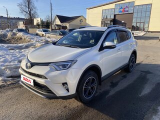 2017 Toyota RAV4 IV (XA40) Рестайлинг, белый, 2850000 рублей, вид 4